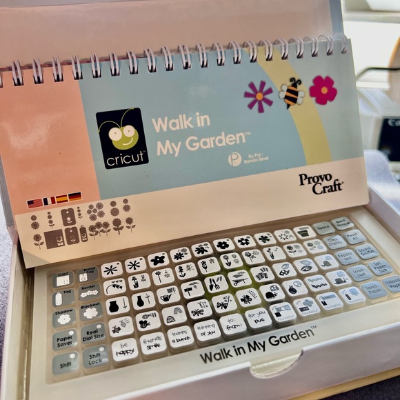 Used - Cricut Cartridge - Walk In My Garden - Picture 2 of 5